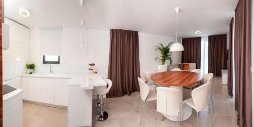 Okrug Gornji Villa | Seaview Ciovo Villa Villa Trogir Deluxe Dva 6 Beautiful Bedrooms