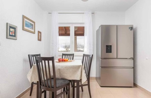 Businci House | Seaview Family Villa with Heated Pool