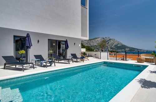 Duce Villa | Seaview villa Mila with 4 en-suite bedrooms, private heated pool, Finnish sauna, Treadmill, sandy beach 250m