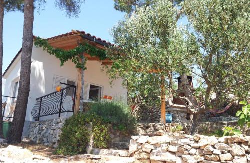 Cove Makarac (Milna) House | Secluded family friendly house Milna, Brac - 12229