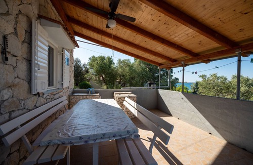 Tkon House | Secluded fisherman's cottage Cove Vitane, Pašman (K-8483)