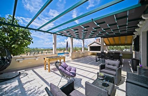Praznica House | Secluded vacation house Bračuta with swimming pool