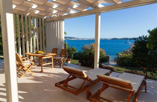 Businci Apartment | Secret Garden Barada Beach Apartment