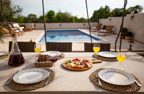 Gornje Planjane House | Seven Olives Guest House * with heated pool - Krka waterfalls - near Sibenik
