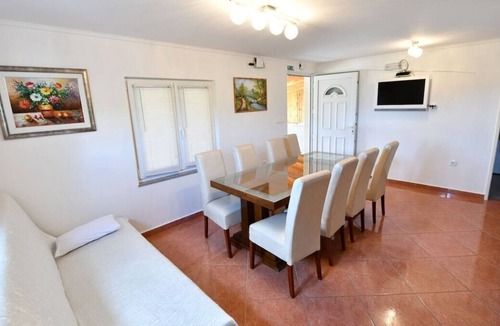 Hrvace House | Shetland Ranch