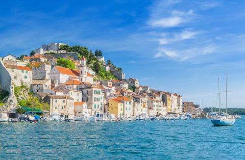 Sibenik Boat Rental | Sibenik Sunshine Sailing: A Luxurious Croatian Beach Experience