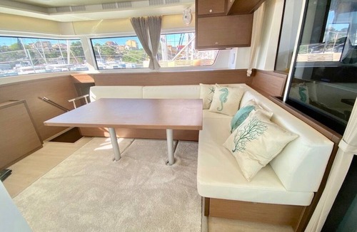 Sibenik Boat Rental | Sibenik Sunshine Sailing: A Luxurious Croatian Beach Experience