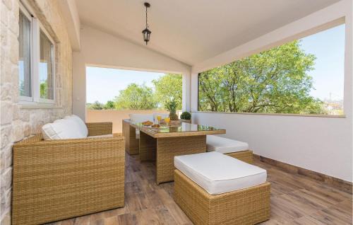 Galovac House | Six-Bedroom Holiday Home In Galovac