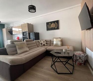 Bistrita Apartment | Smile - BrandNew Apart with FreeUndergroundParking, large Balcony, near Shopping Centers