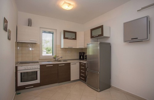Mastrinka Villa | Spacious 4-bedroom villa Calluna in wonderful Mastrinka with AC