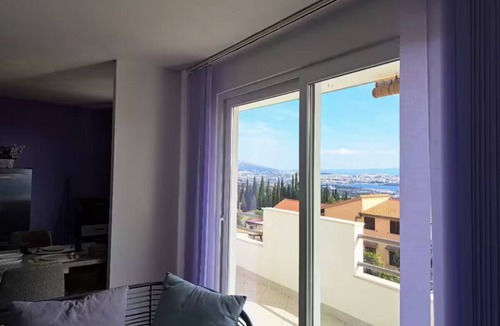 Kastel Sucurac Apartment | Spacious 5-bedroom/duplex apartment with amazing view near Split centre.