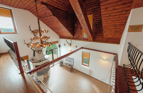 Belis House | Spacious 5-bedroom cabin in beautiful Beliș with WiFi