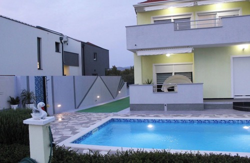 Brodarica Villa | Spacious 5-bedroom villa in charming Šibenik with swimming pool, mini wellness