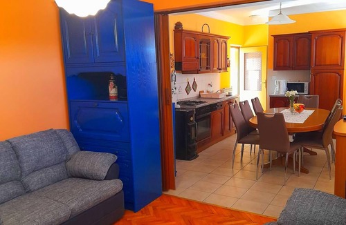 Kampor Apartment | Spacious and Sunny Apartment on Island Rab