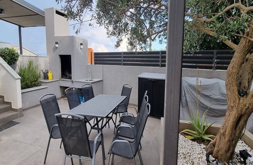 Rudine Apartment | Spacious apartment in Kastel Novi