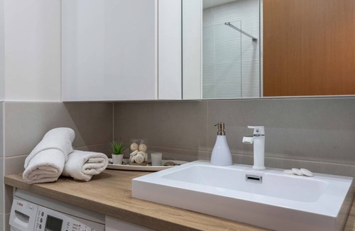 Zagreb Apartment | Spacious Apartment in Radnička Business Zone