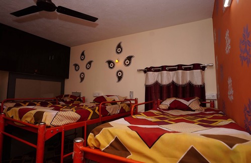 Guindy Apartment | Spacious bedrooms PG House in wonderful Chennai with AC, fitness room, WiFi