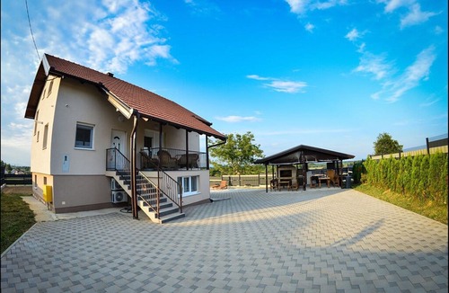 Brckovljani House | Spacious Holiday Home in Gračec with Private Swimming Pool