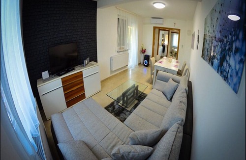 Brckovljani House | Spacious Holiday Home in Gračec with Private Swimming Pool