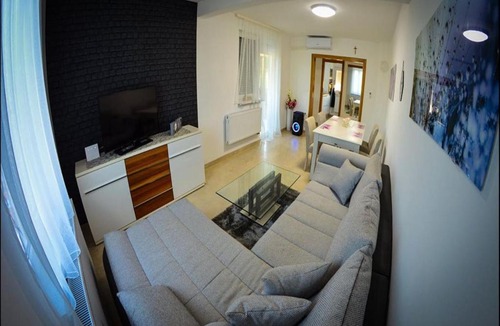 Brckovljani House | Spacious Holiday Home in Gračec with Private Swimming Pool