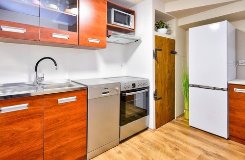 Gornji Kneginec House | Spacious modern cottage in Tur?in inland Croatia, close to a lake and a town.