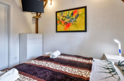 Gornji Kneginec House | Spacious modern cottage in Tur?in inland Croatia, close to a lake and a town.