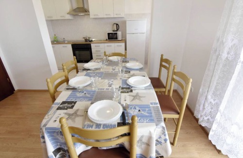 Monterol Apartment | Spacious retreat for families and friends
