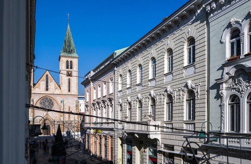 Old Town Apartment | Spacious studio with Cathedral View