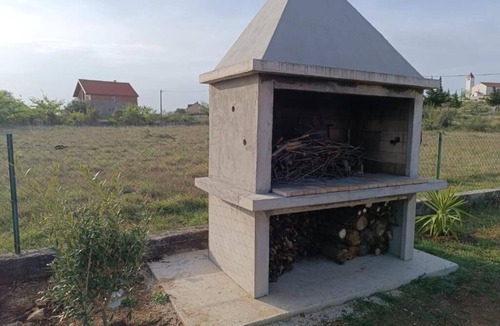 Podgradina Villa | Spacious Villa near Zadar & Nin with Garden & BBQ