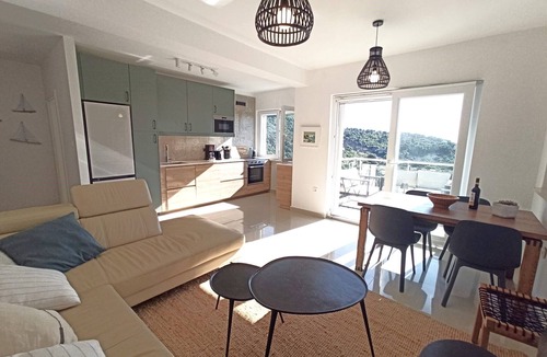 Okrug Donji Villa | Spacious villa with pool, 300m to beach, private location, sea views, terraces