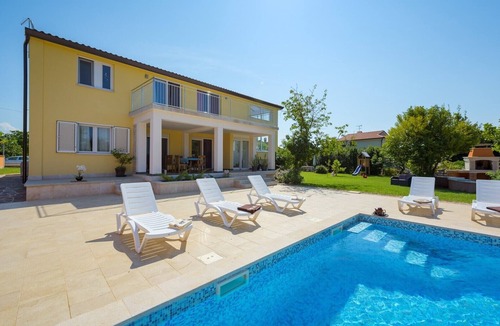 Babici House | Spacious villa with swimming pool and garden - Villa Anica