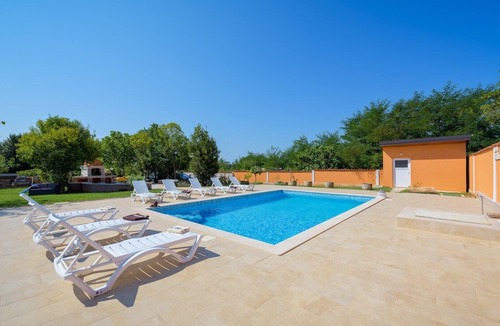 Babici House | Spacious villa with swimming pool and garden - Villa Anica