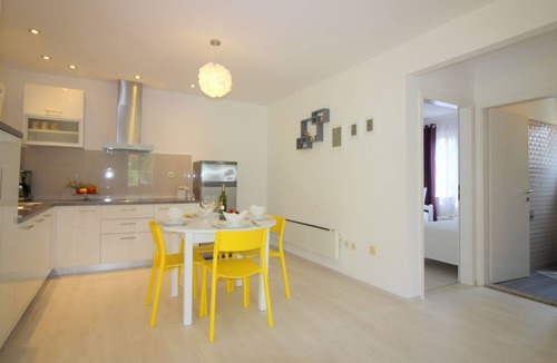 Antonci Apartment | Special apartment with pool, cot, garden, barbecue, children's playground, parking space