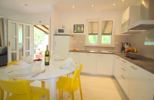 Antonci Apartment | Special apartment with pool, cot, garden, barbecue, children's playground, parking space