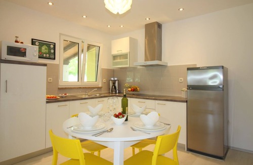 Antonci Apartment | Special apartment with pool, cot, garden, barbecue, children's playground, parking space