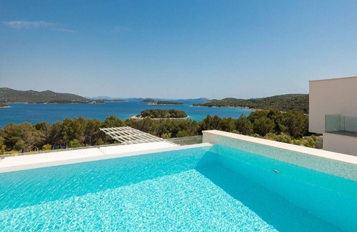 Jezera Villa | Special Offer | Villa Luxor | 4 Bedrooms | Heated Pool & Spa