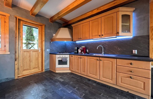 Bran Ski Chalet | Spectacular ski chalet in Bran, by Dracula's Castle, Carpathian Log Home 2!