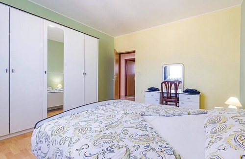 Banjole Apartment | Spend a pleasant summer vacation in the small resort of Volme, near Banjole and between the famous c