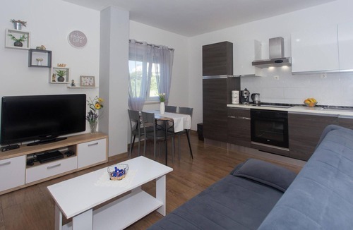 Mejasi House | Spend a relaxing vacation in this beautiful semi-detached house with swimming pool.