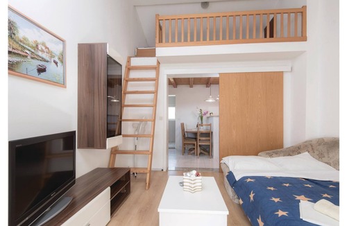 Zuljana Apartment | Spend your vacation in Zuljana in these functionally furnished apartments.