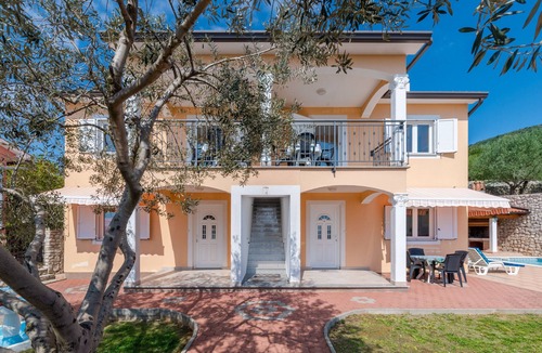 Koromacno Ski Chalet | Standalone House Marija up to 12 People private Pool and Seaview by 22Estates