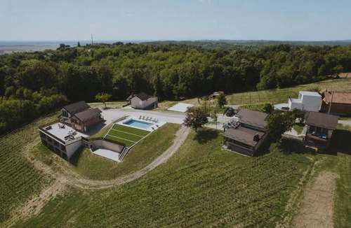 Kutina House | Stay among vineyards with private sauna and nature views