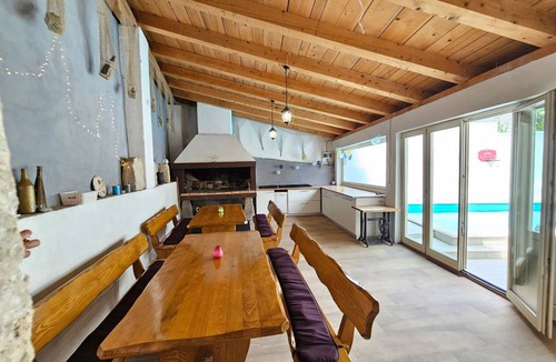 Tribalj House | Steinhaus mit privatem Außenpool by Interhome
