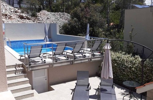 Cove Osibova (Milna) Apartment | Steps to the Sea and Beach | Pool | Sea-view Balcony | Peaceful Bay