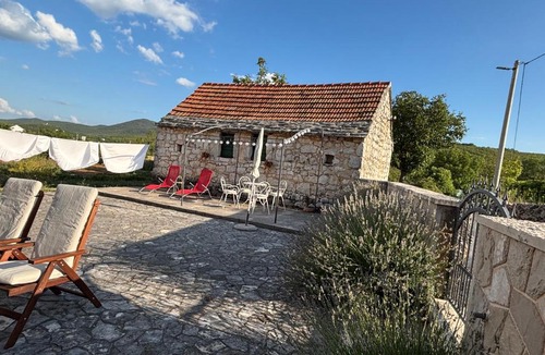 Central Dalmatia Apartment | Stone cottage Aria