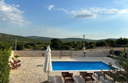Benkovac Ski Chalet | Stone country House Irena with pool on a large property