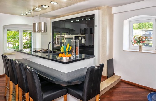 Trilj Villa | Stone Garden Villa - Escape from busy life with infinity pool and hot tub