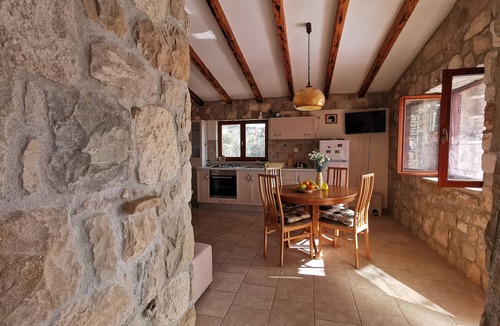 Kastel Luksic House | Stone house Angelo - Peace oasis with pool