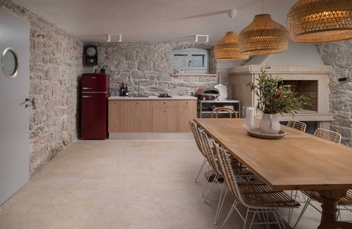Bozava Villa | Stone house Casa Lumina