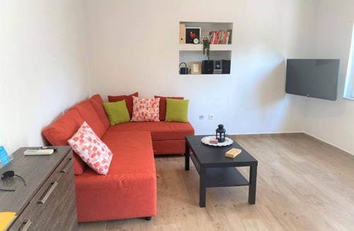 Donji Karin House | Stone House Kostela - 3 Bedroom Holiday Home with Swimming pool